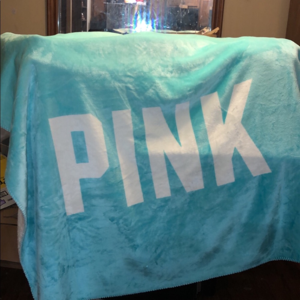 Victoria Secret rare ombre teal sherpa blanket